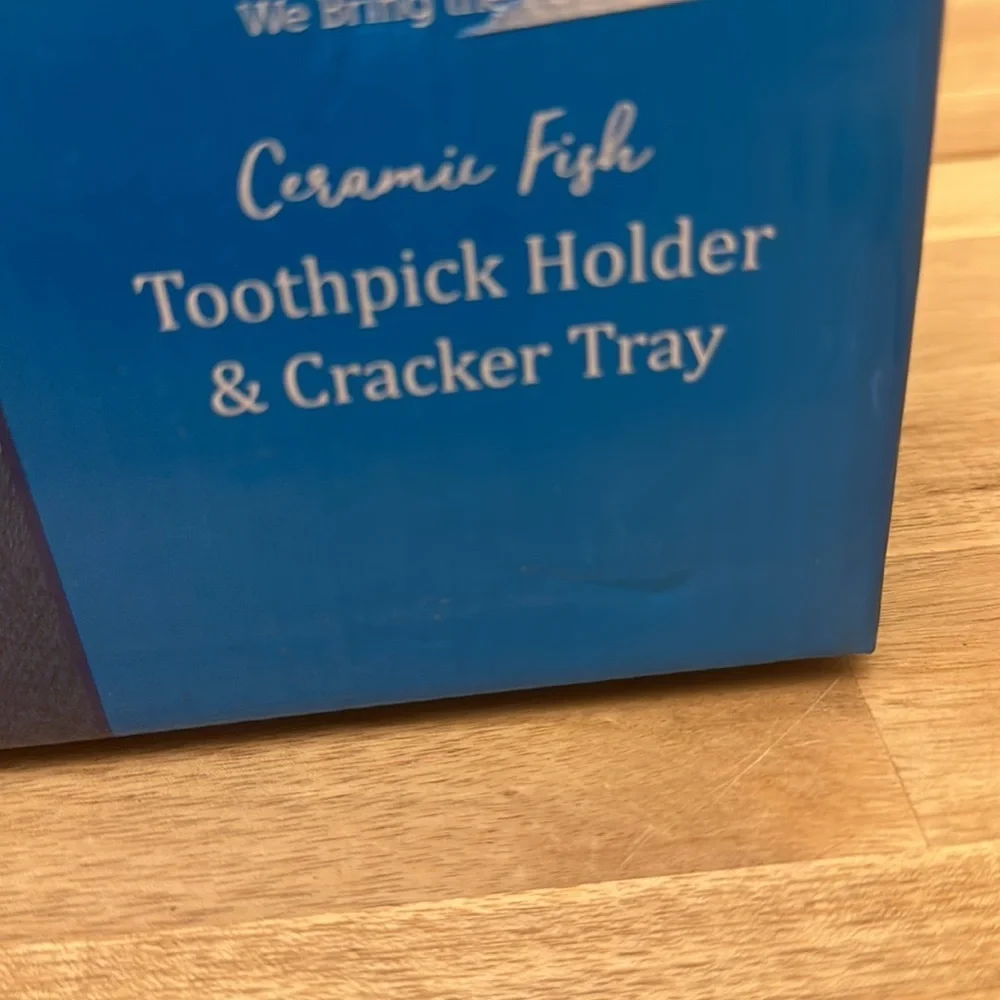 DEI CERAMIC tray amd fish toothck holder